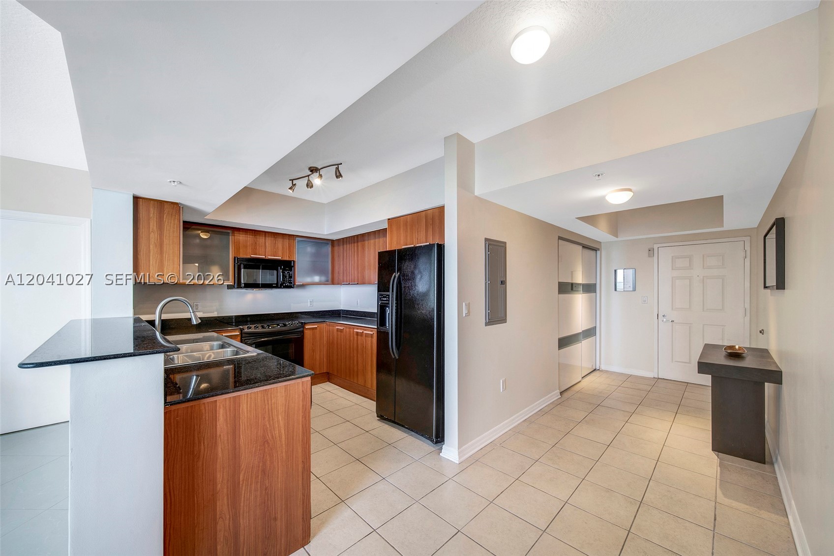 LA PERLA CONDO - Residential