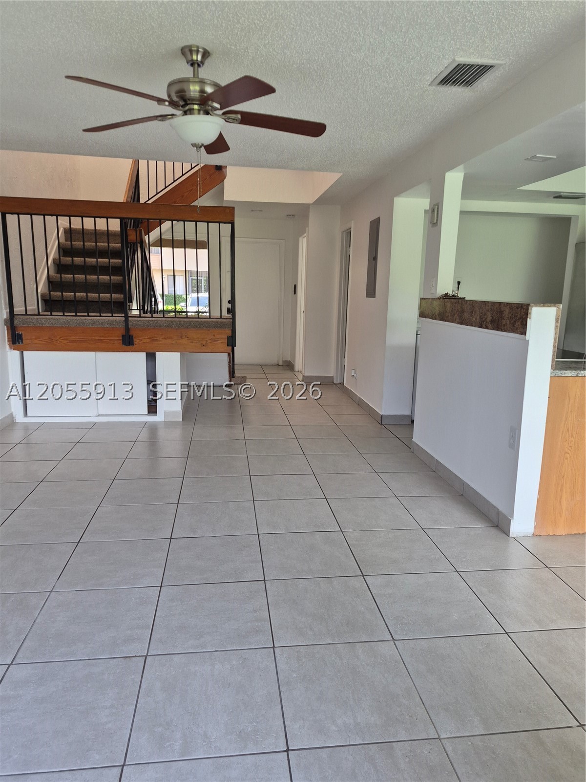 MAPLEWOOD TOWNHOUSES COND - Residential Lease