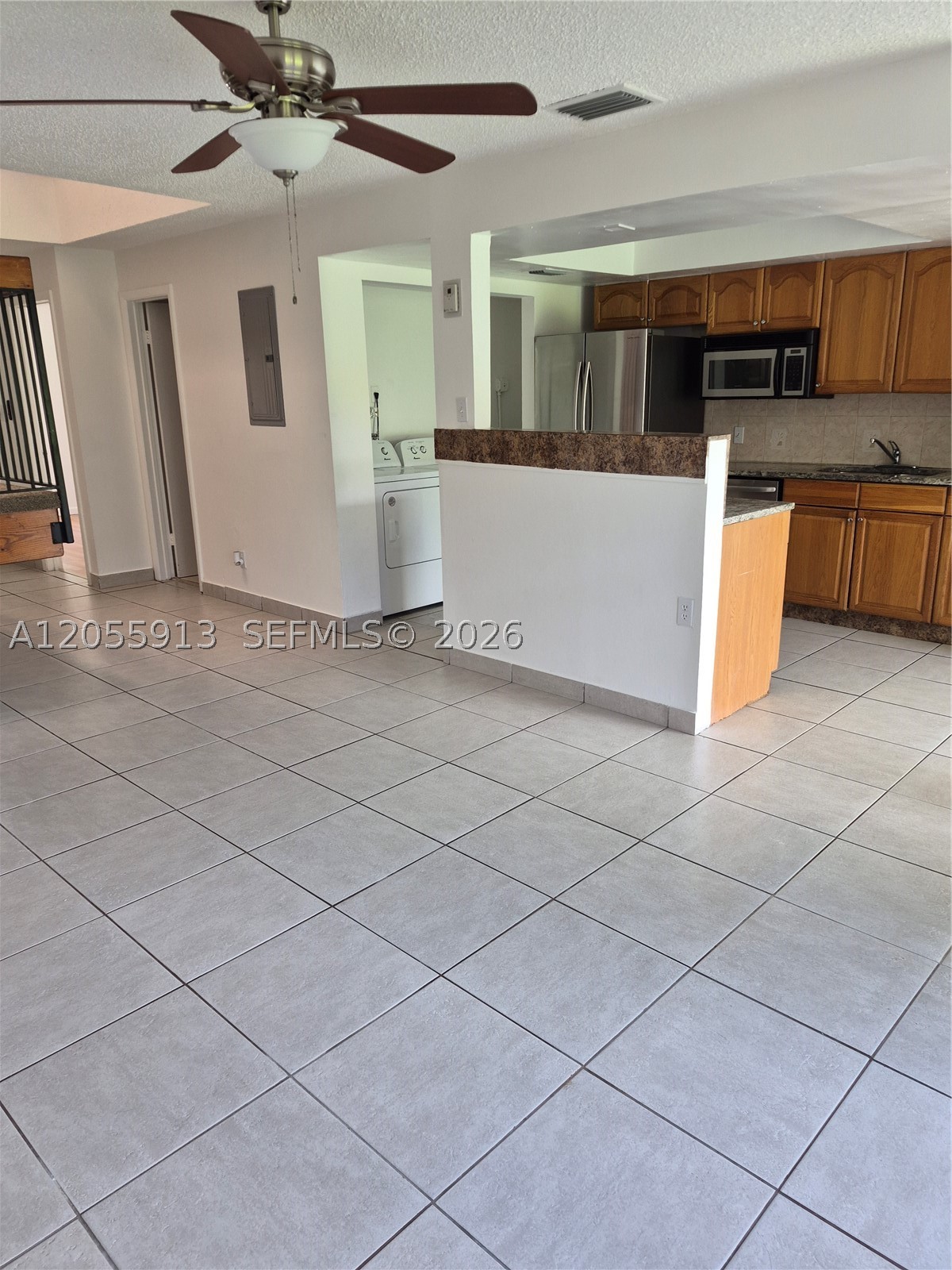 MAPLEWOOD TOWNHOUSES COND - Residential Lease
