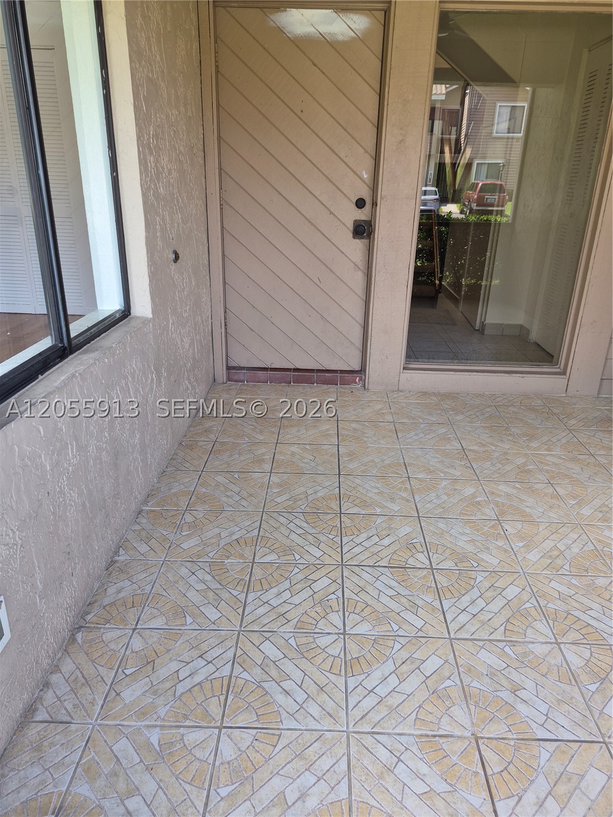 MAPLEWOOD TOWNHOUSES COND - Residential Lease