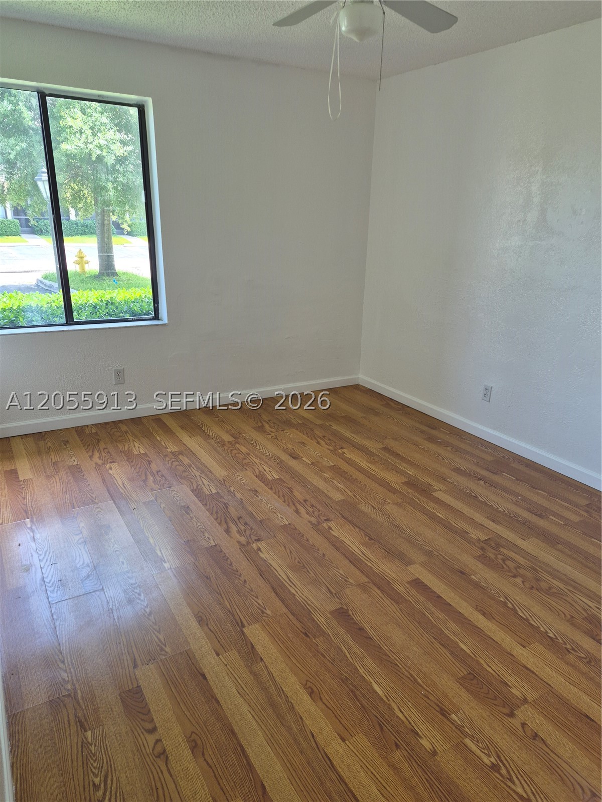 MAPLEWOOD TOWNHOUSES COND - Residential Lease