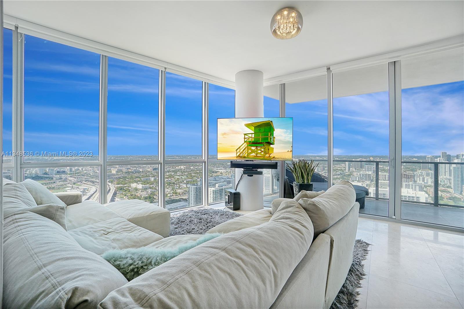 MARQUIS CONDO - Residential