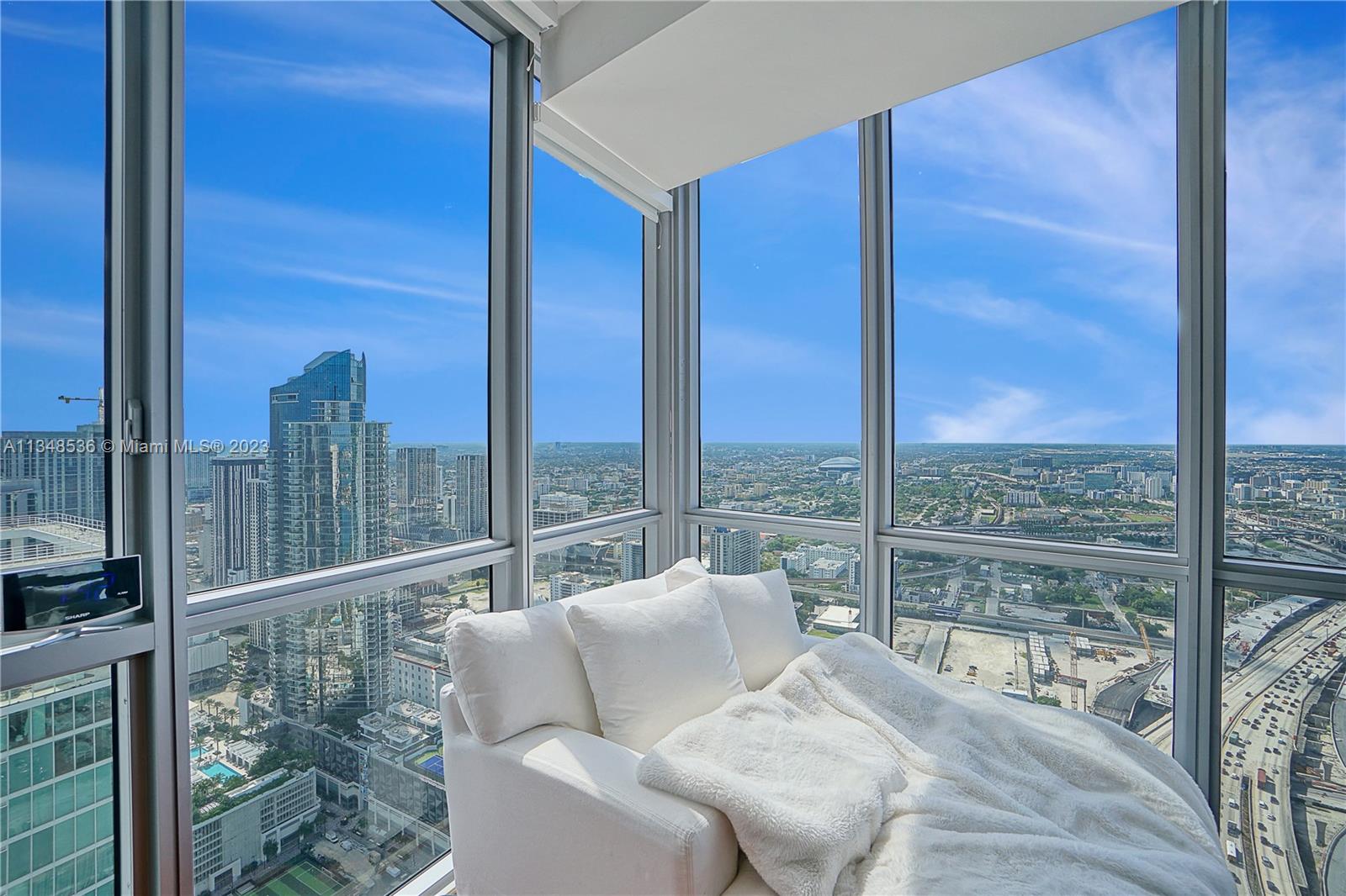 MARQUIS CONDO - Residential