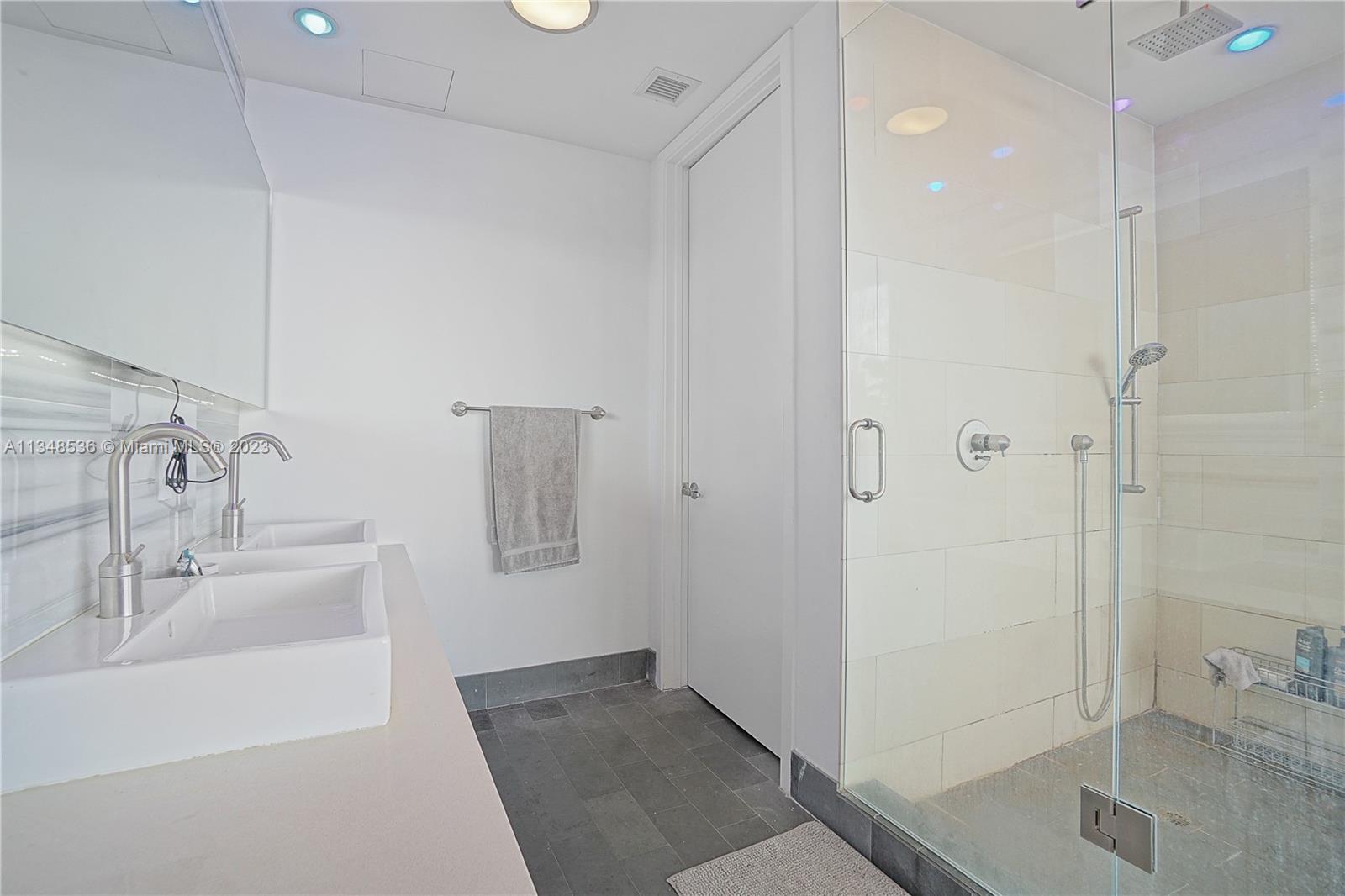 MARQUIS CONDO - Residential