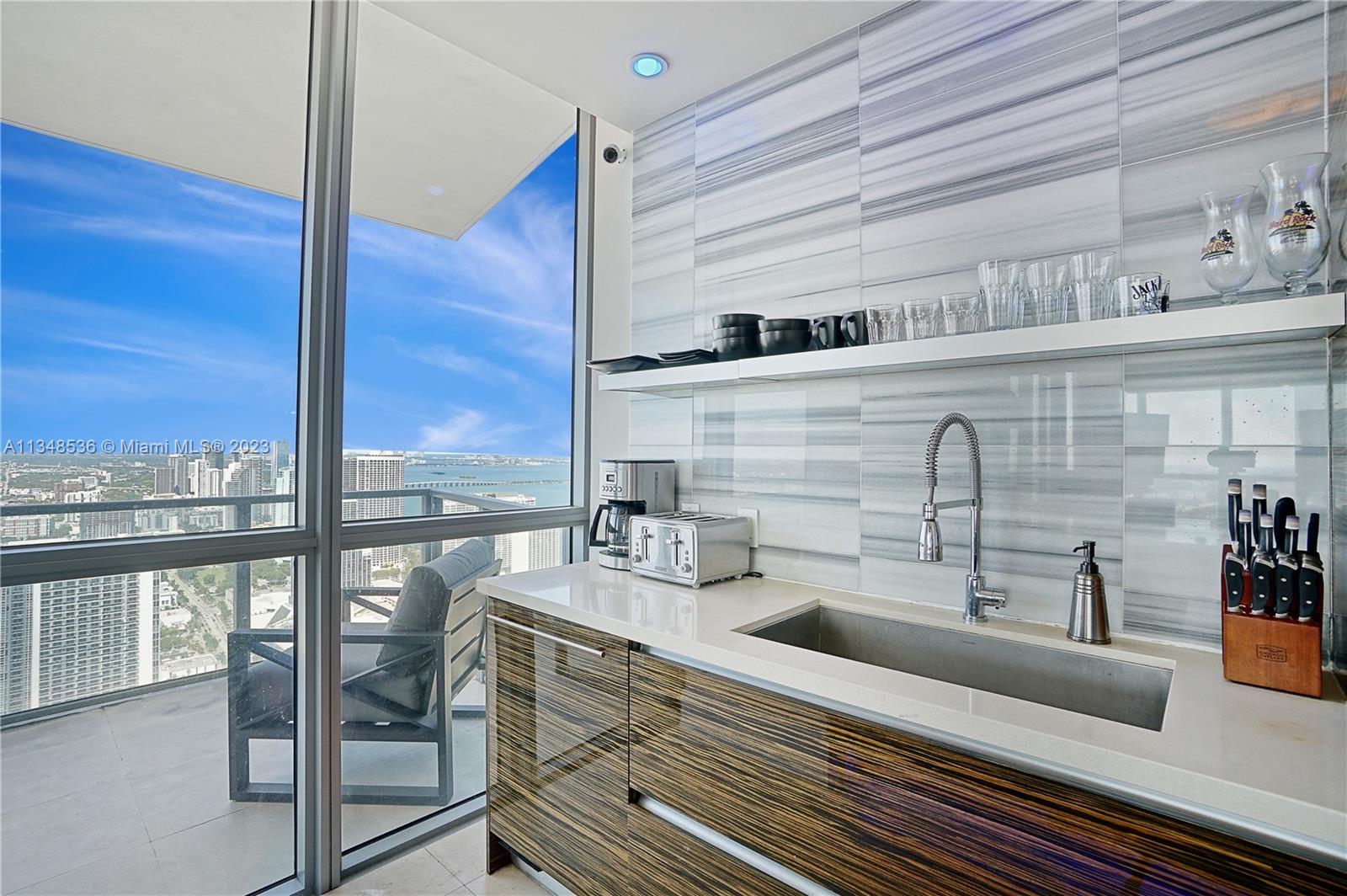 MARQUIS CONDO - Residential