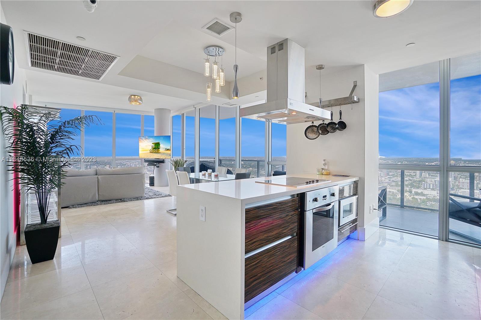 MARQUIS CONDO - Residential