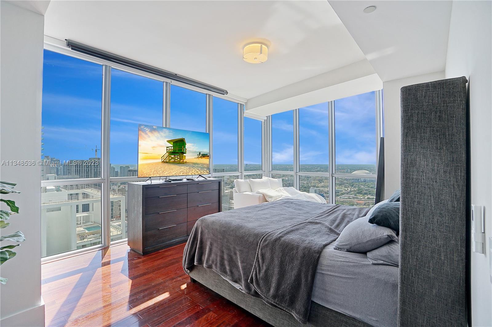 MARQUIS CONDO - Residential