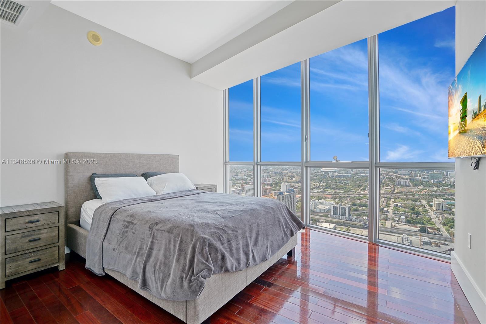 MARQUIS CONDO - Residential
