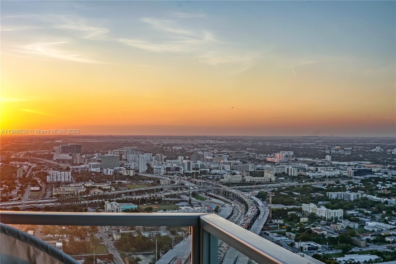 MARQUIS CONDO - Residential