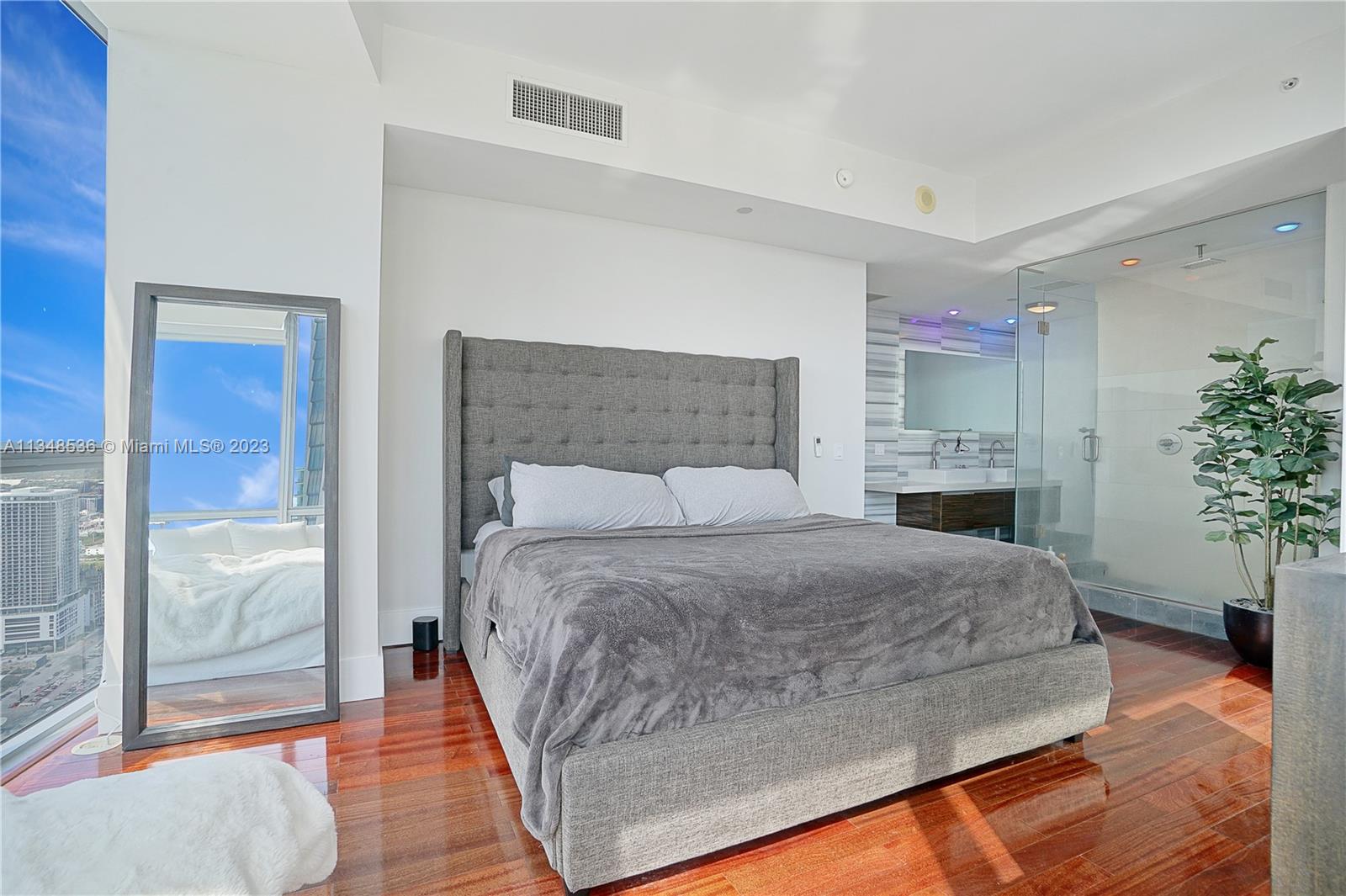 MARQUIS CONDO - Residential