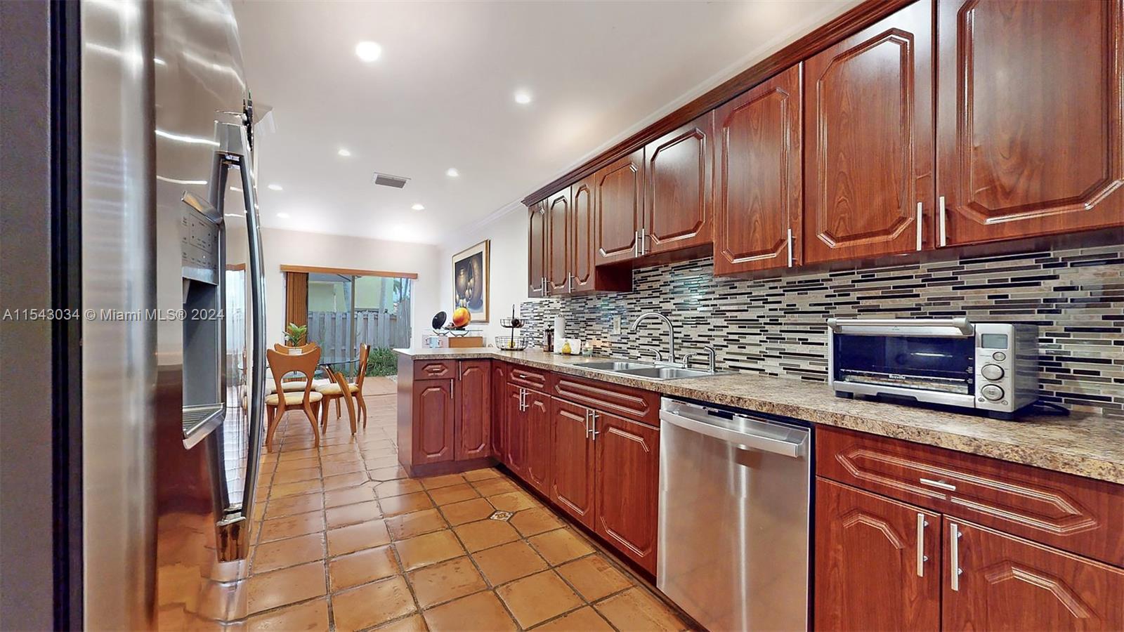 CHARLESTOWNE - Residential Lease