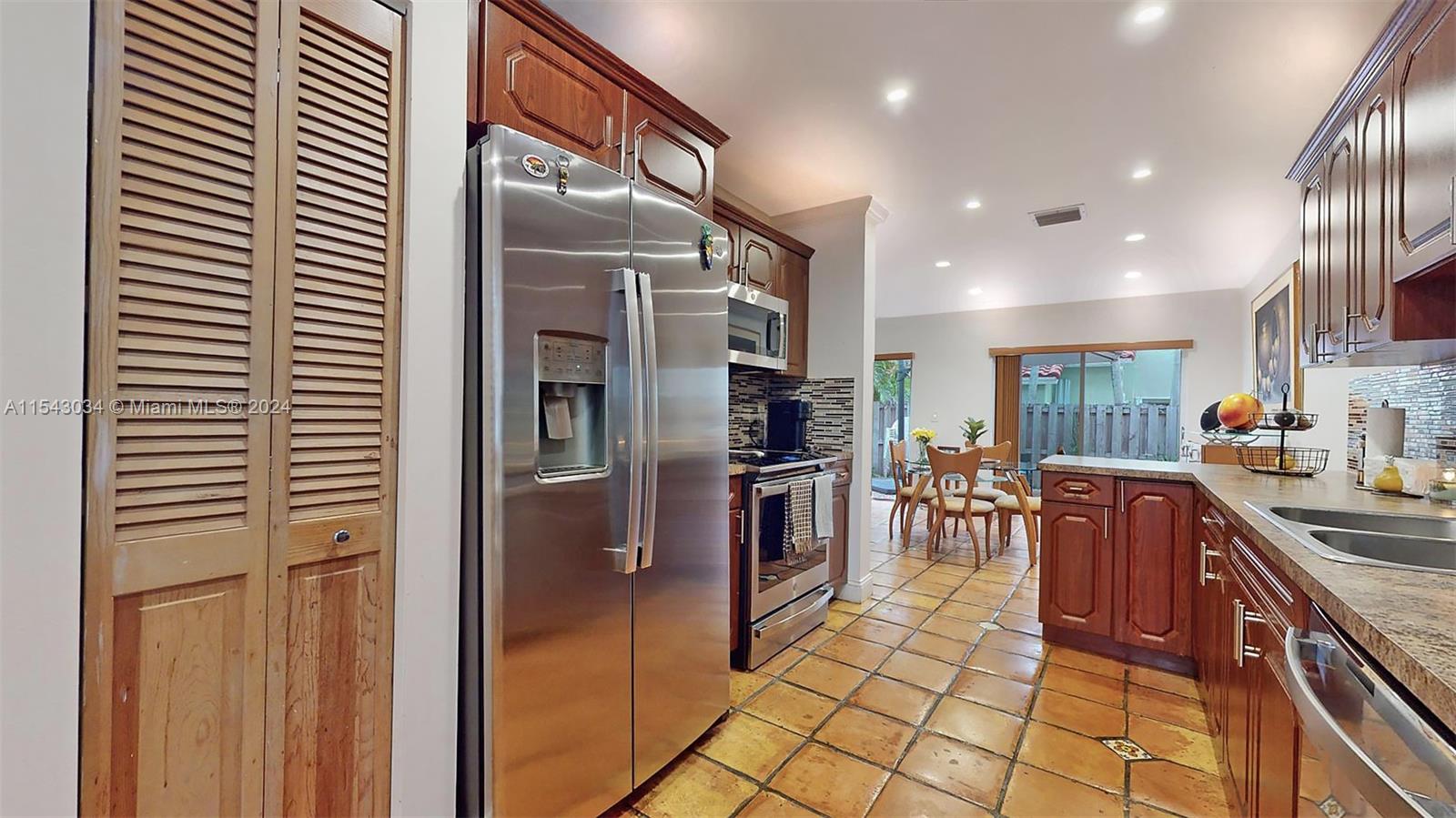 CHARLESTOWNE - Residential Lease