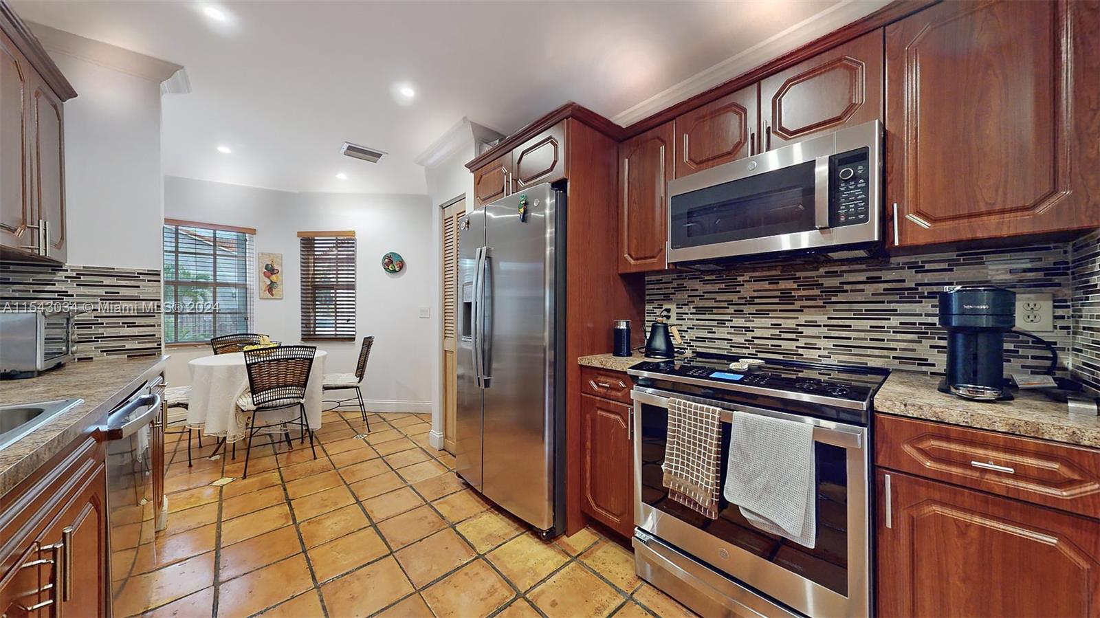 CHARLESTOWNE - Residential Lease