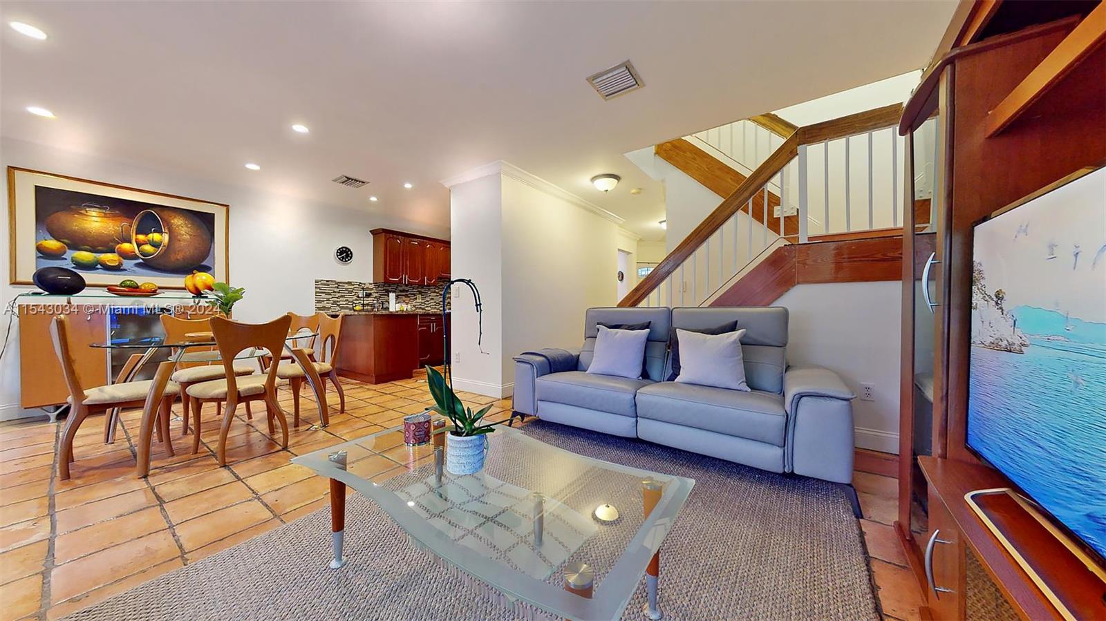 CHARLESTOWNE - Residential Lease