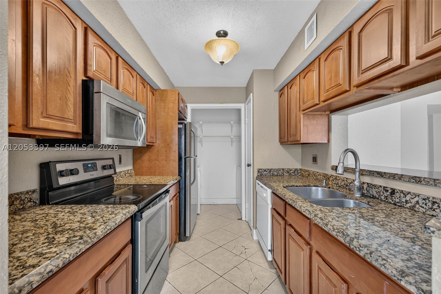 SAVANNAH AT RIVERSIDE CON - Residential