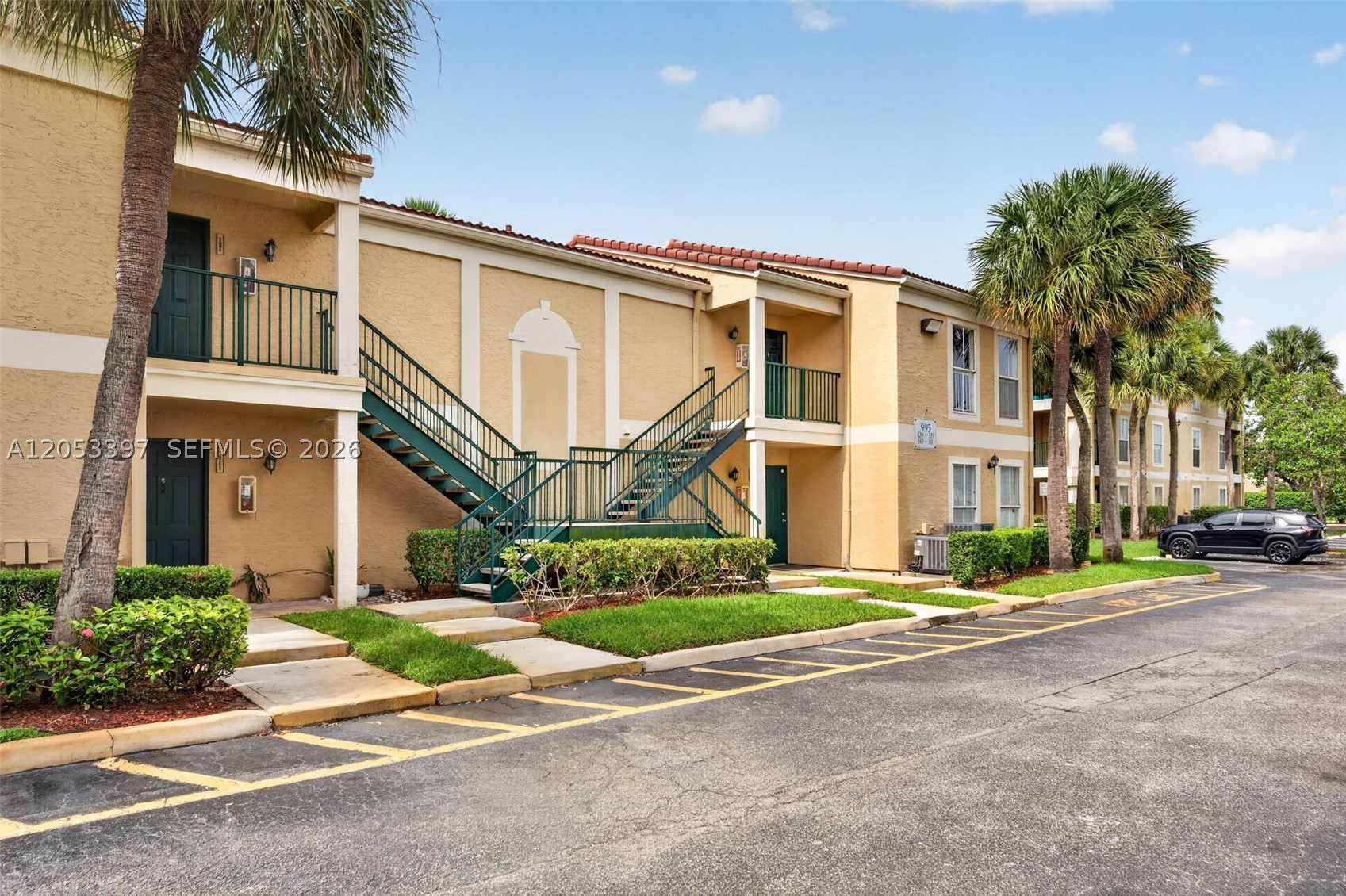 SAVANNAH AT RIVERSIDE CON - Residential