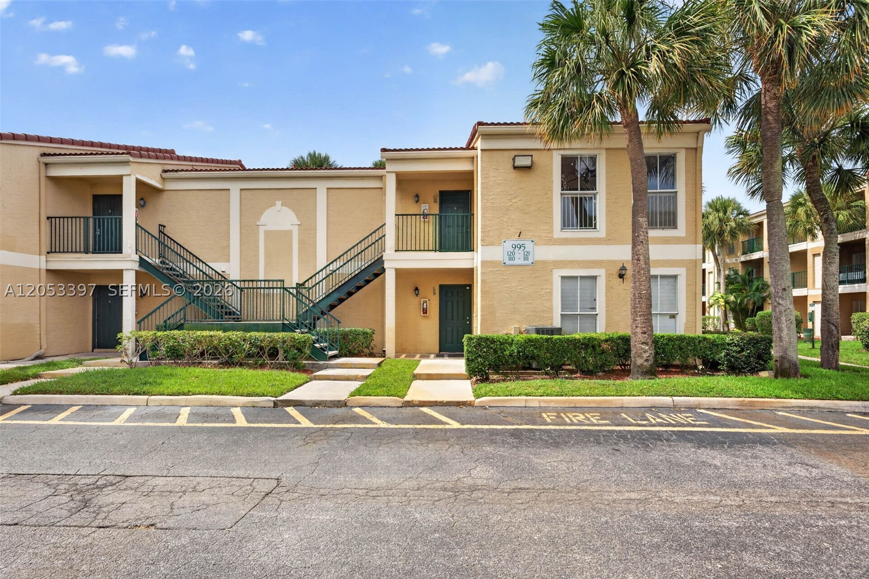 SAVANNAH AT RIVERSIDE CON - Residential