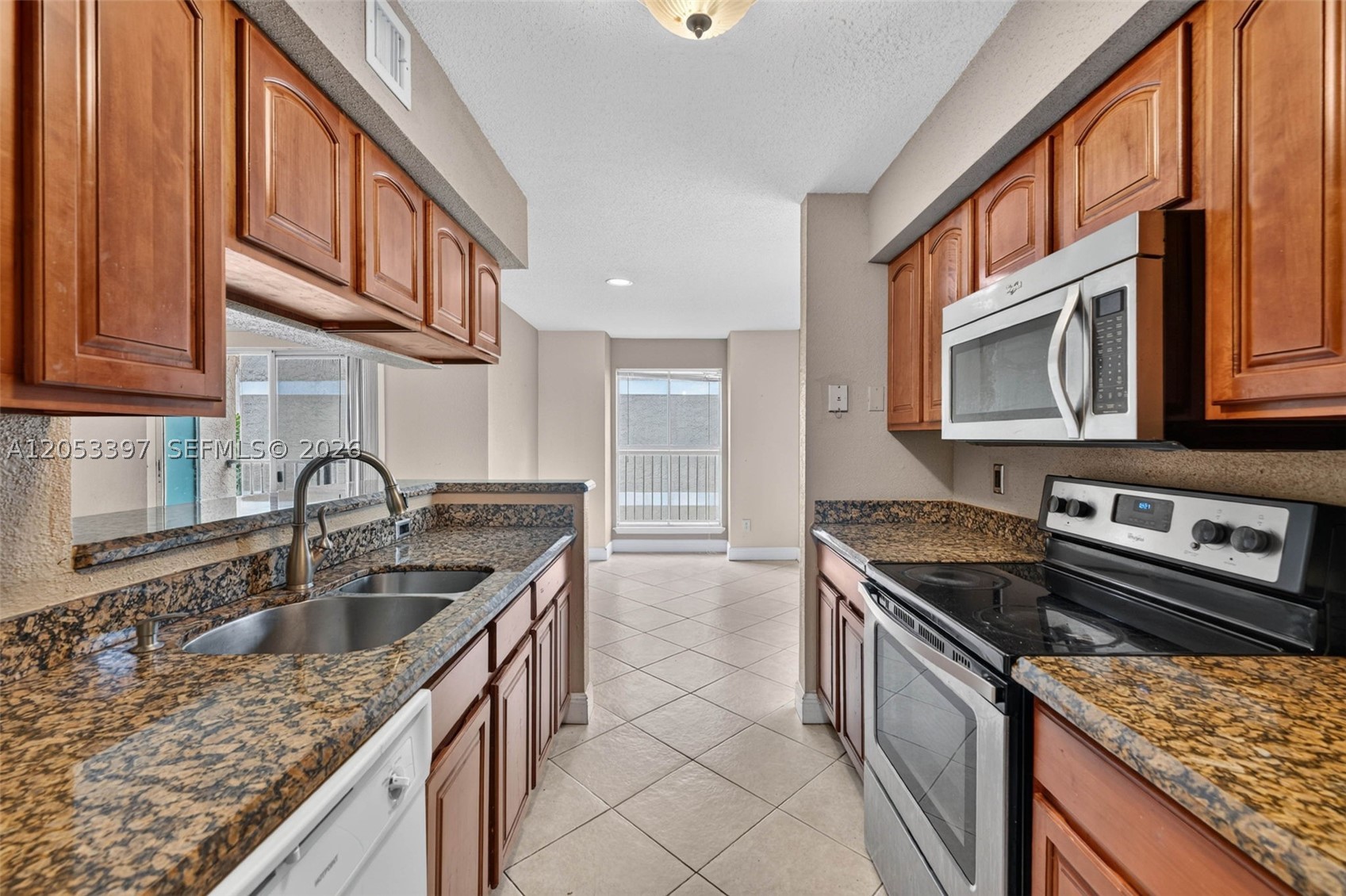 SAVANNAH AT RIVERSIDE CON - Residential