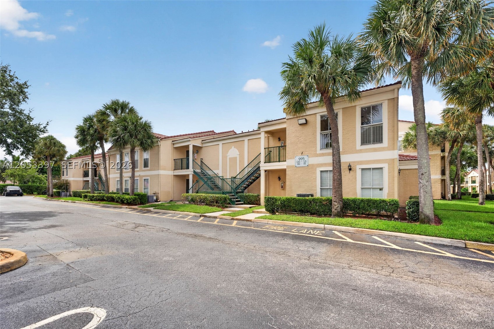 SAVANNAH AT RIVERSIDE CON - Residential
