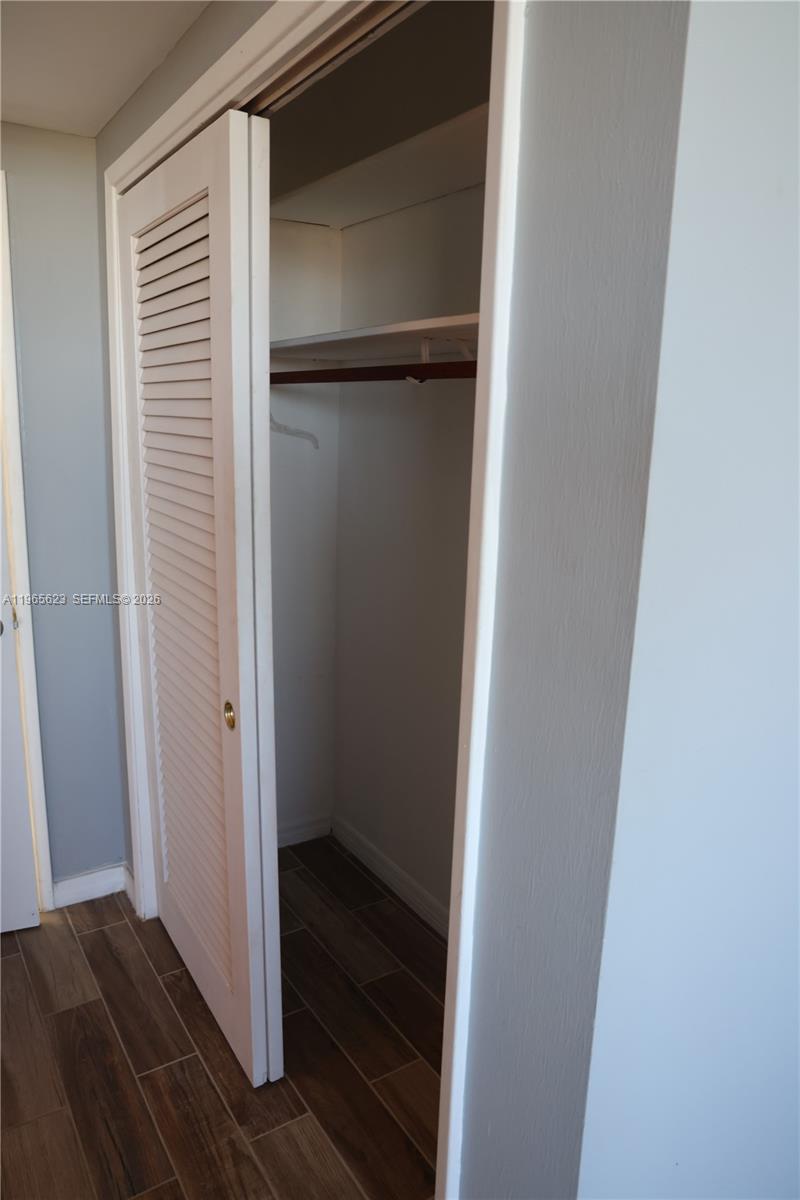 HILLCREST NO 21 CONDO - Residential