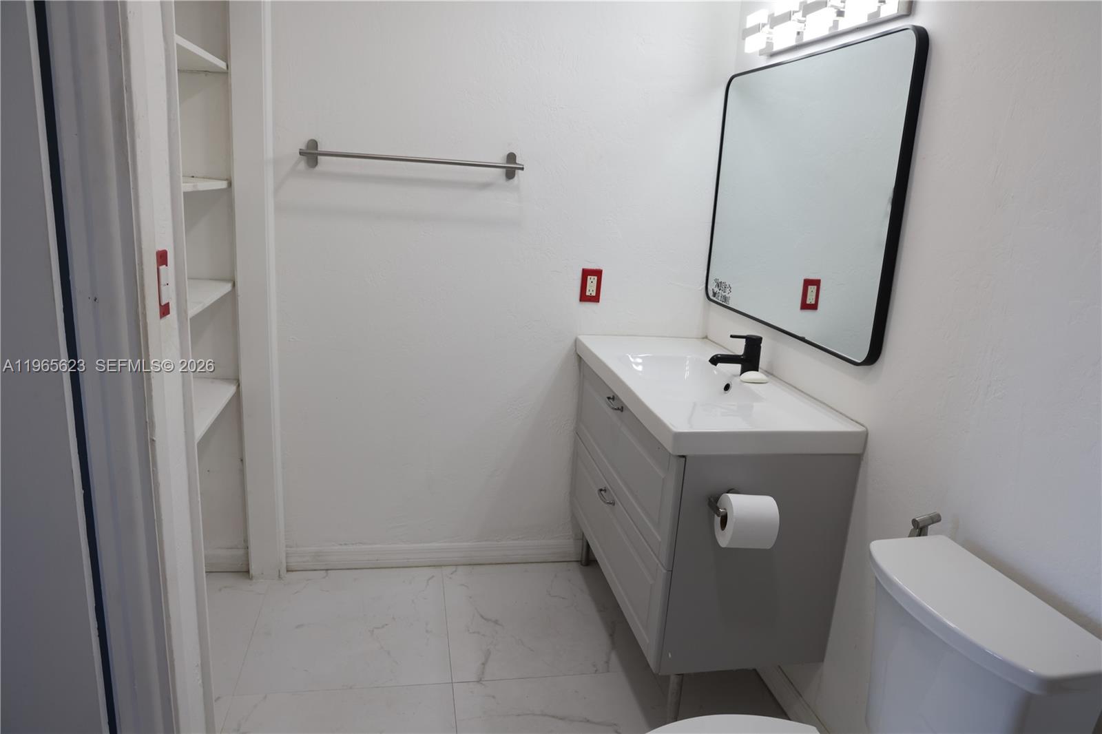 HILLCREST NO 21 CONDO - Residential