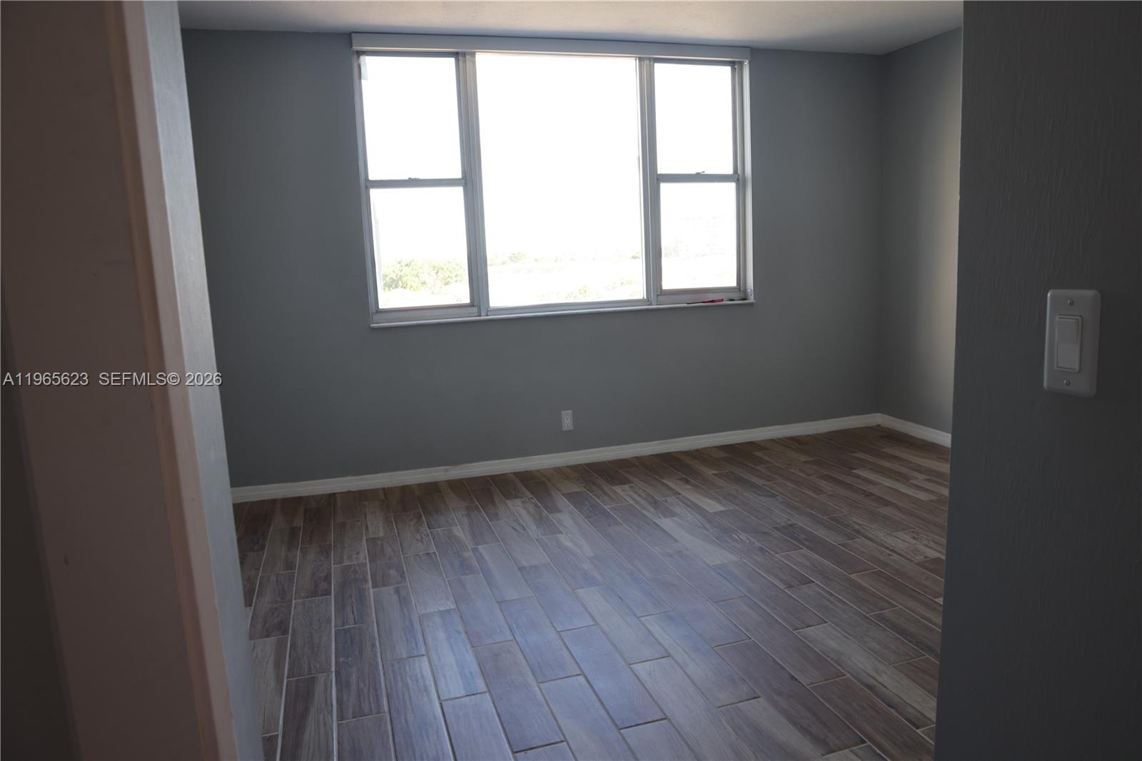 HILLCREST NO 21 CONDO - Residential