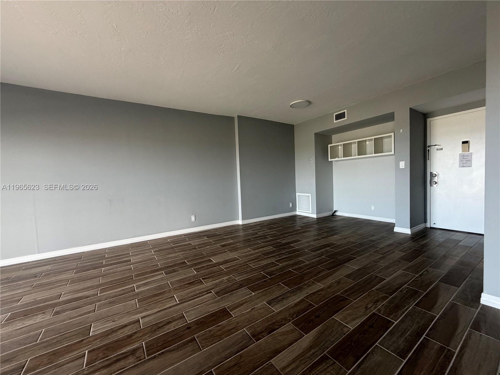 HILLCREST NO 21 CONDO - Residential
