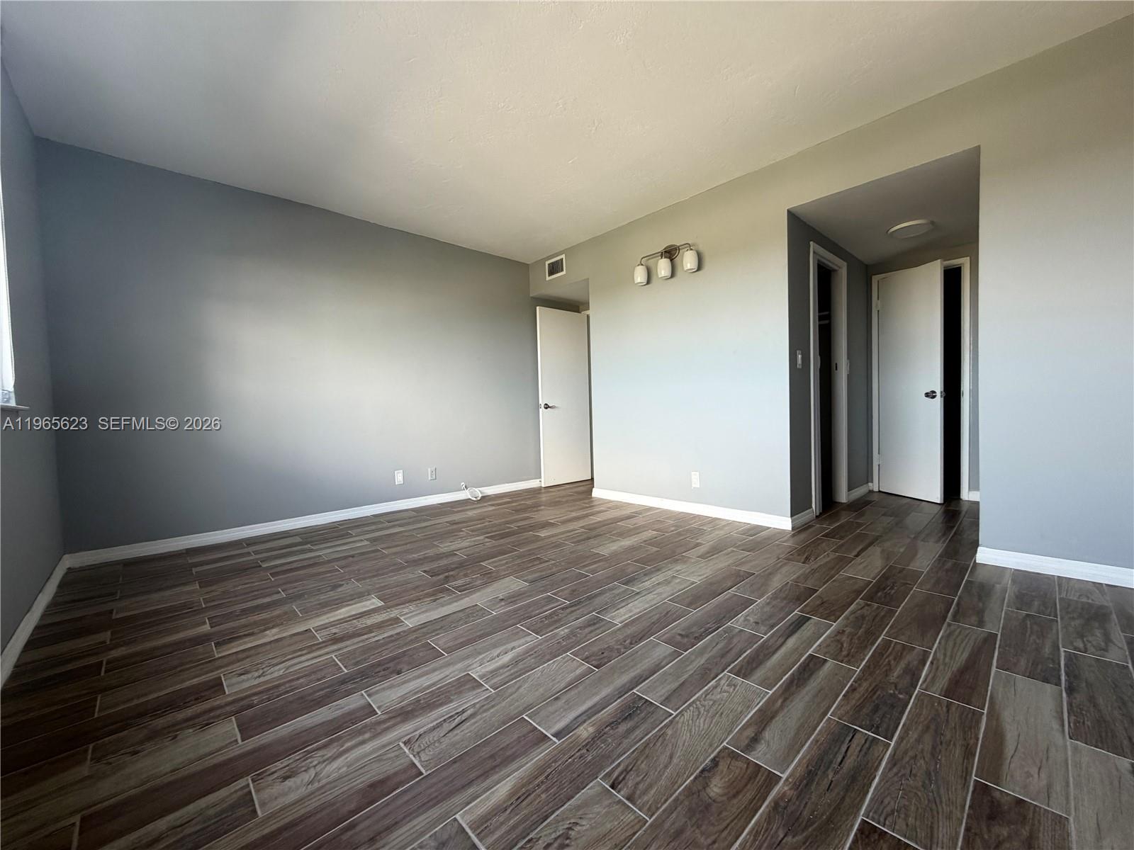 HILLCREST NO 21 CONDO - Residential