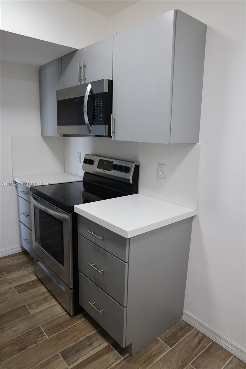 HILLCREST NO 21 CONDO - Residential