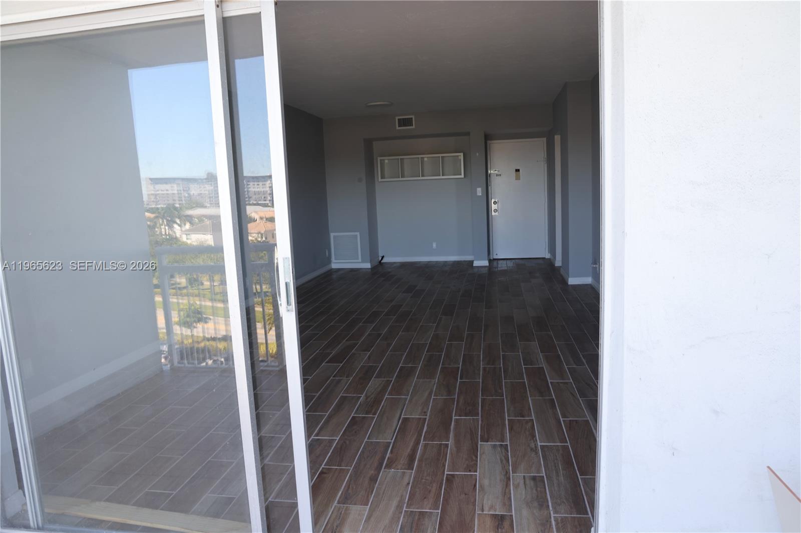 HILLCREST NO 21 CONDO - Residential