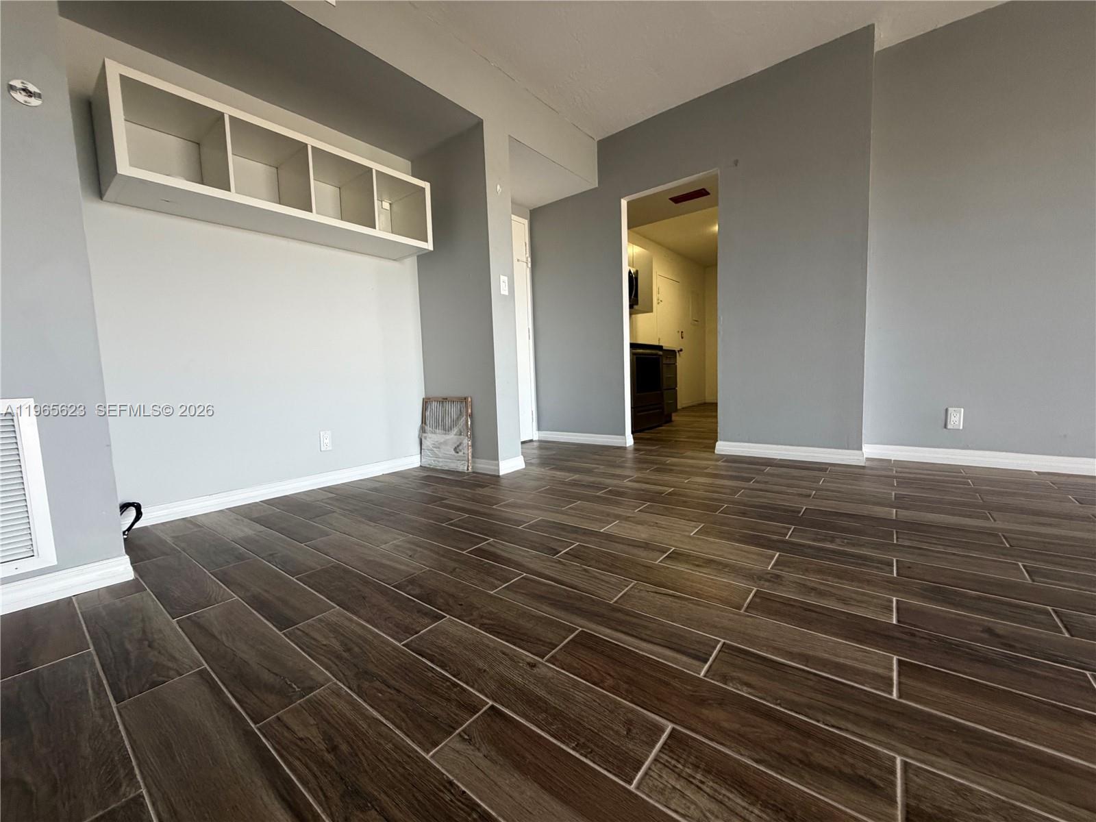 HILLCREST NO 21 CONDO - Residential