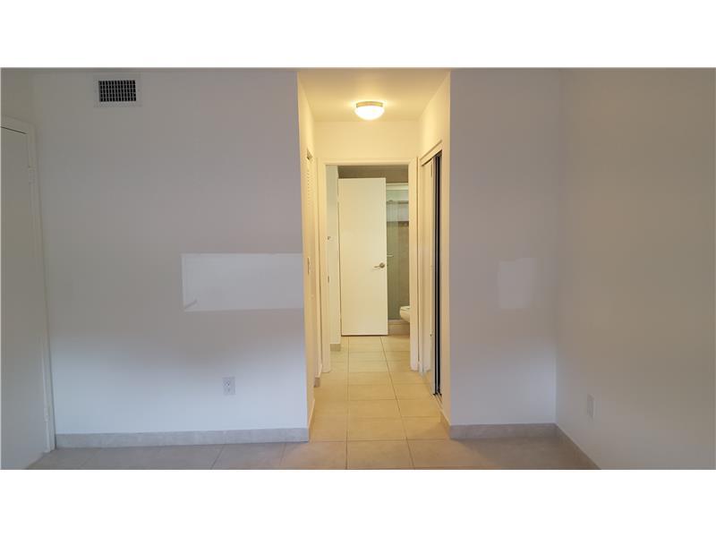 VILLAGE OF KINGS CREEK CO - Residential Lease