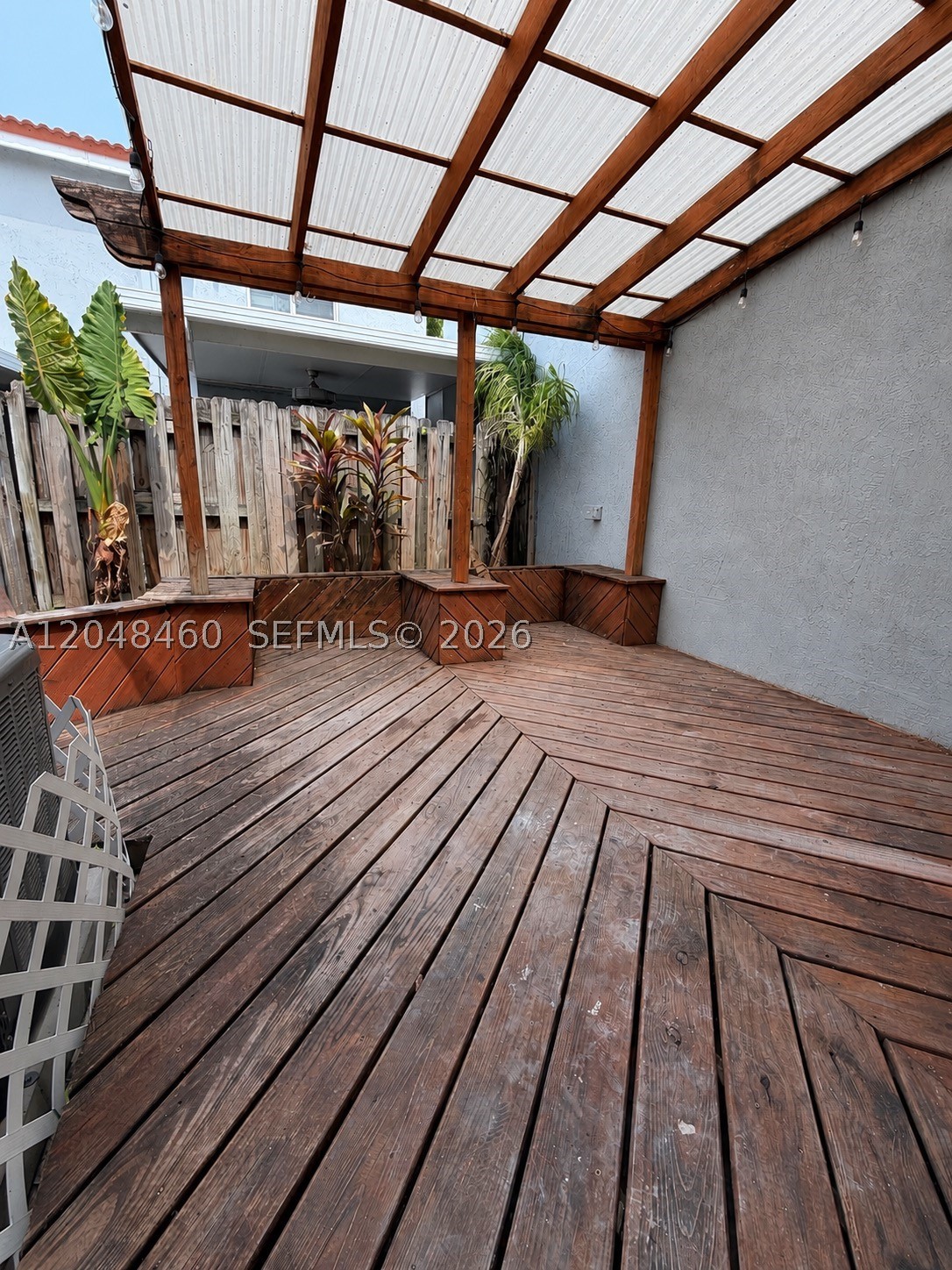 MARINA REAL CONDO NO 5 - Residential Lease