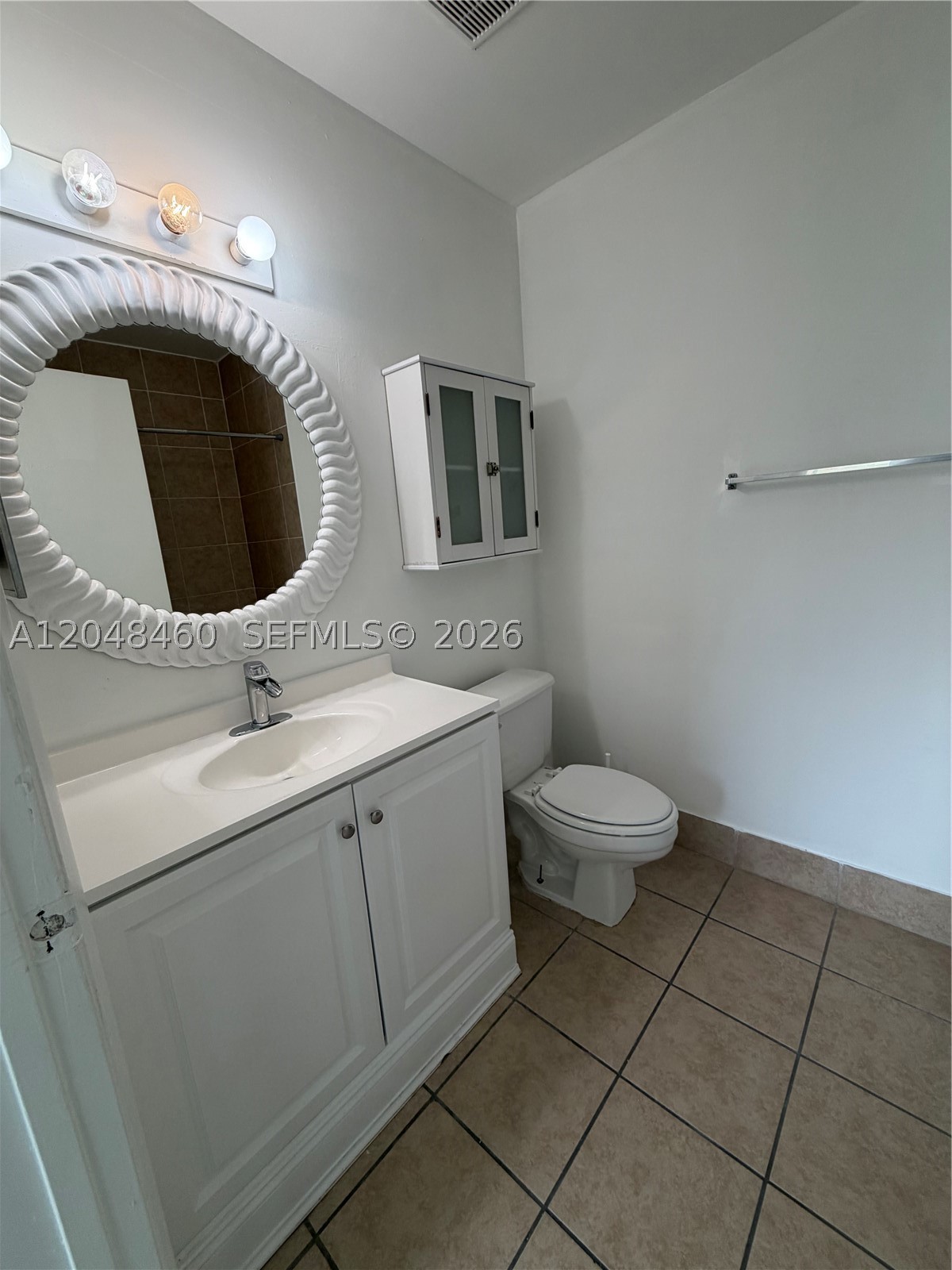 MARINA REAL CONDO NO 5 - Residential Lease