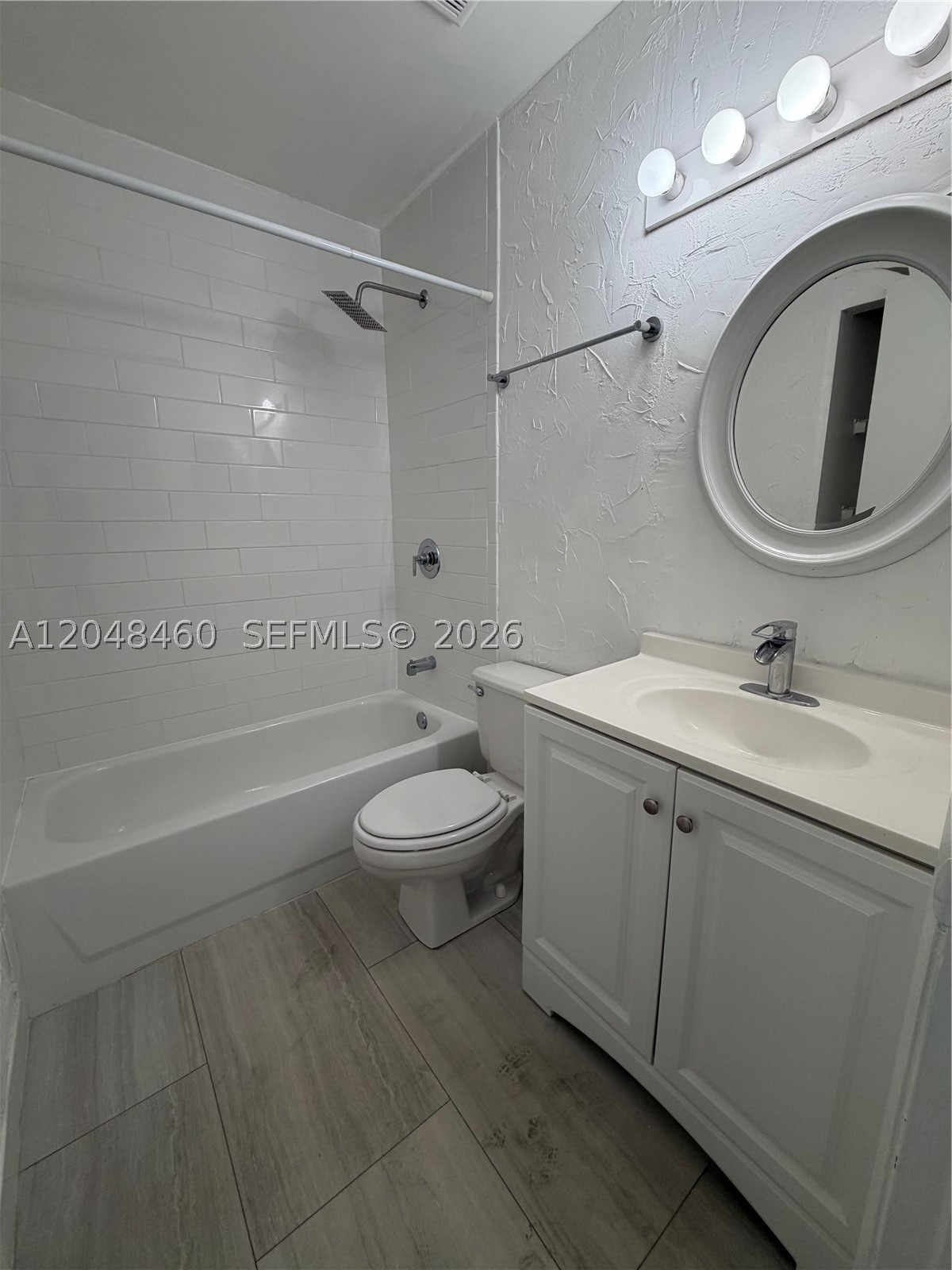 MARINA REAL CONDO NO 5 - Residential Lease