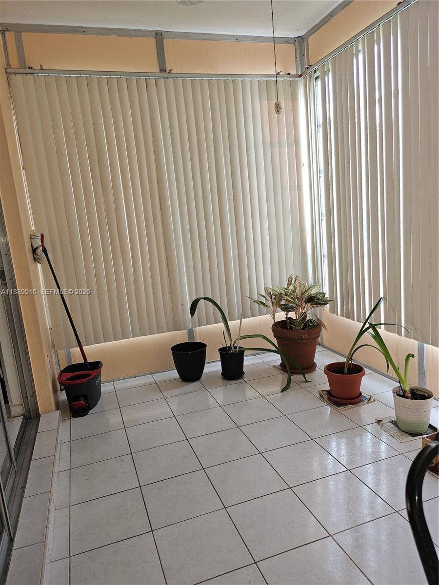 KAHLUA GARDENS CONDO - Residential