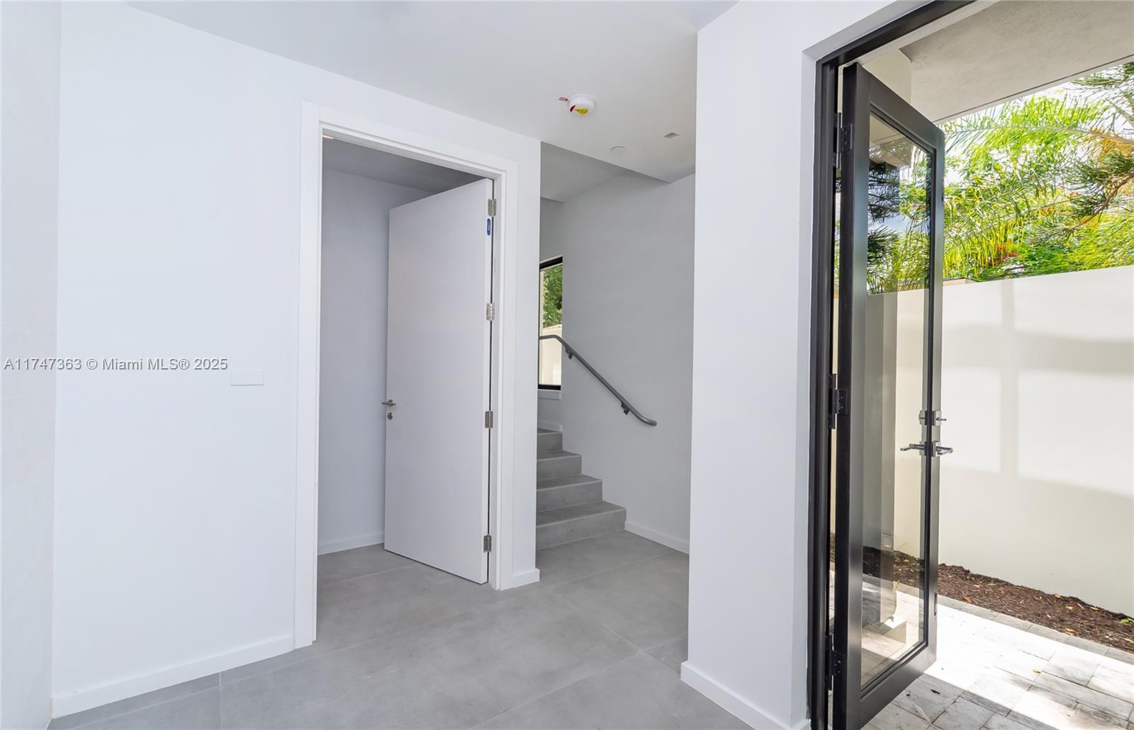 PALMHURST - Residential Lease