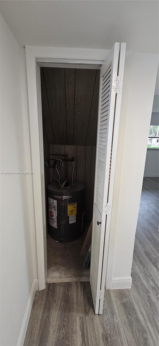 COLLEGE TRACT - Residential Lease