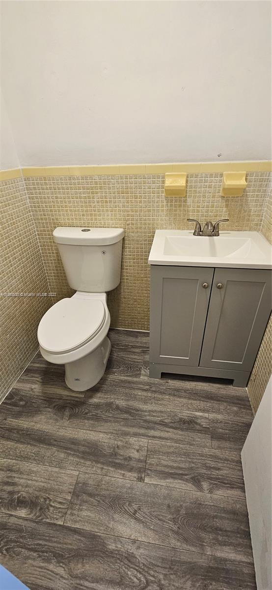 COLLEGE TRACT - Residential Lease