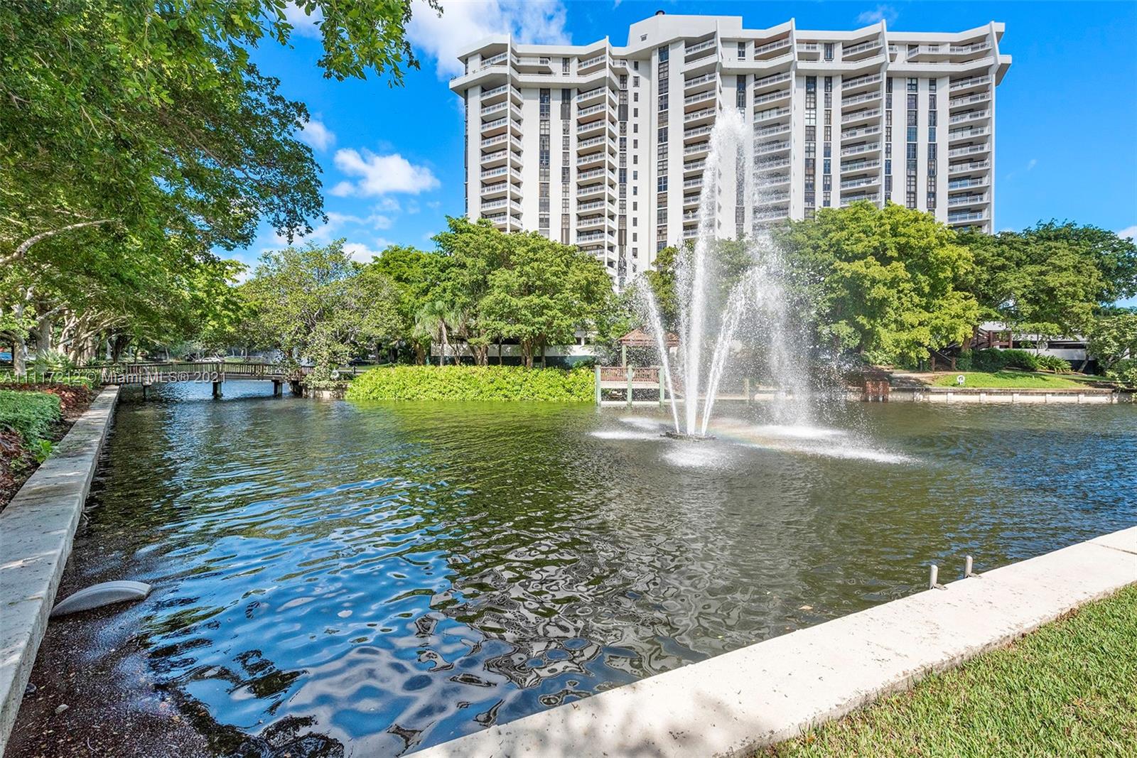THE TOWERS OF QUAYSIDE CO - Residential