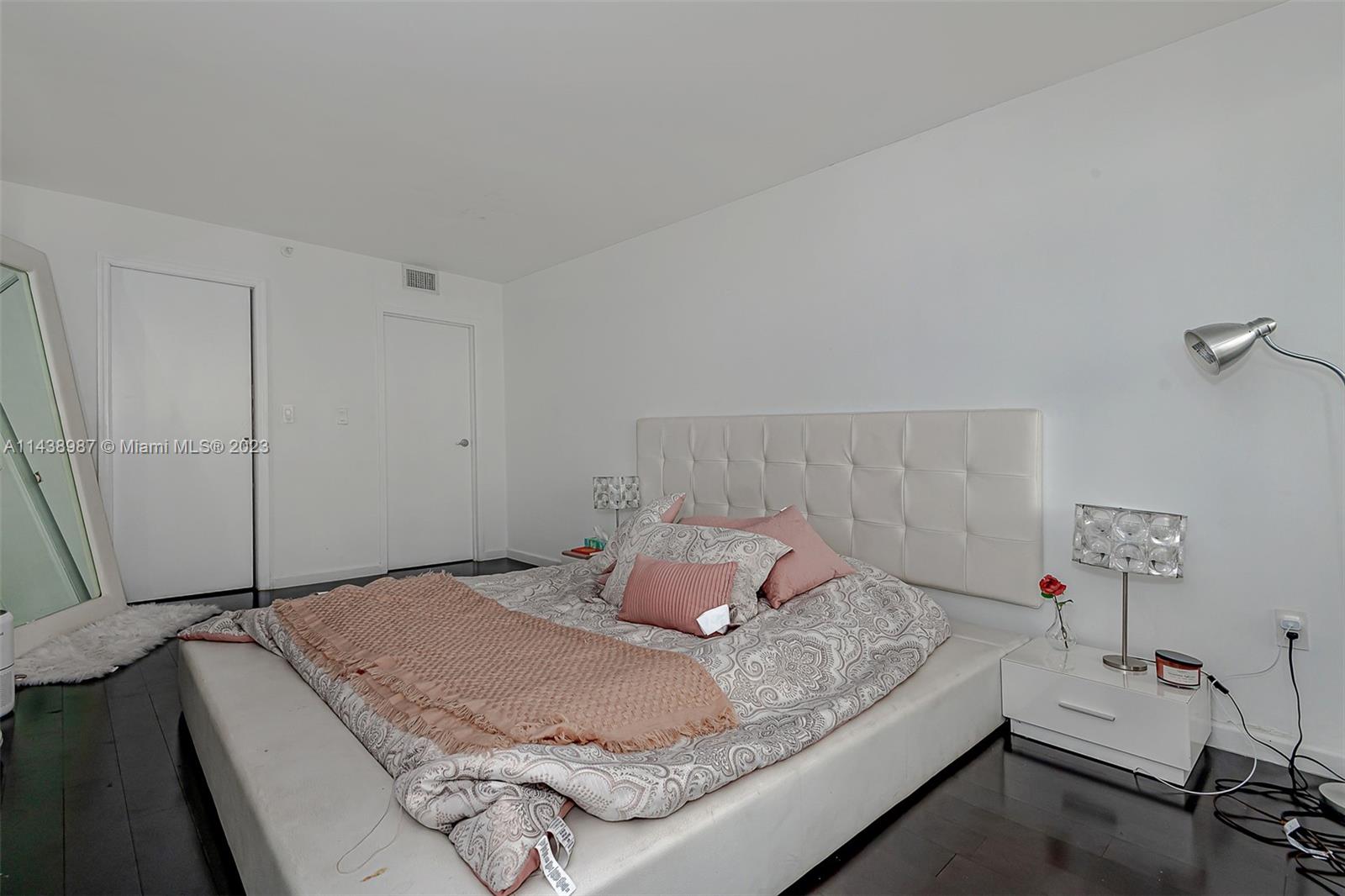 VENETIA CONDO - Residential