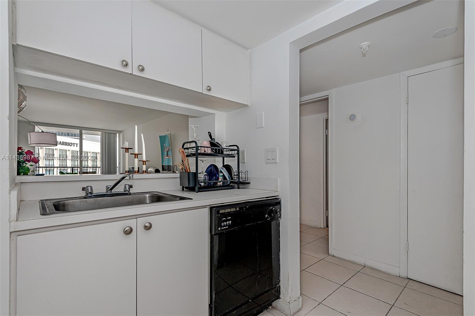 VENETIA CONDO - Residential
