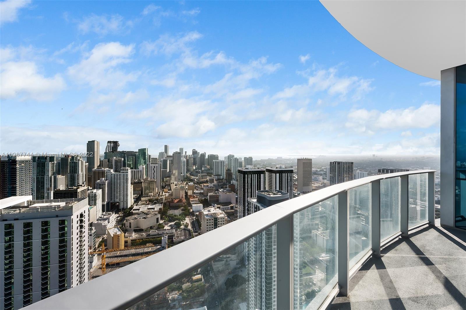 PARAMOUNT MIAMI - Residential