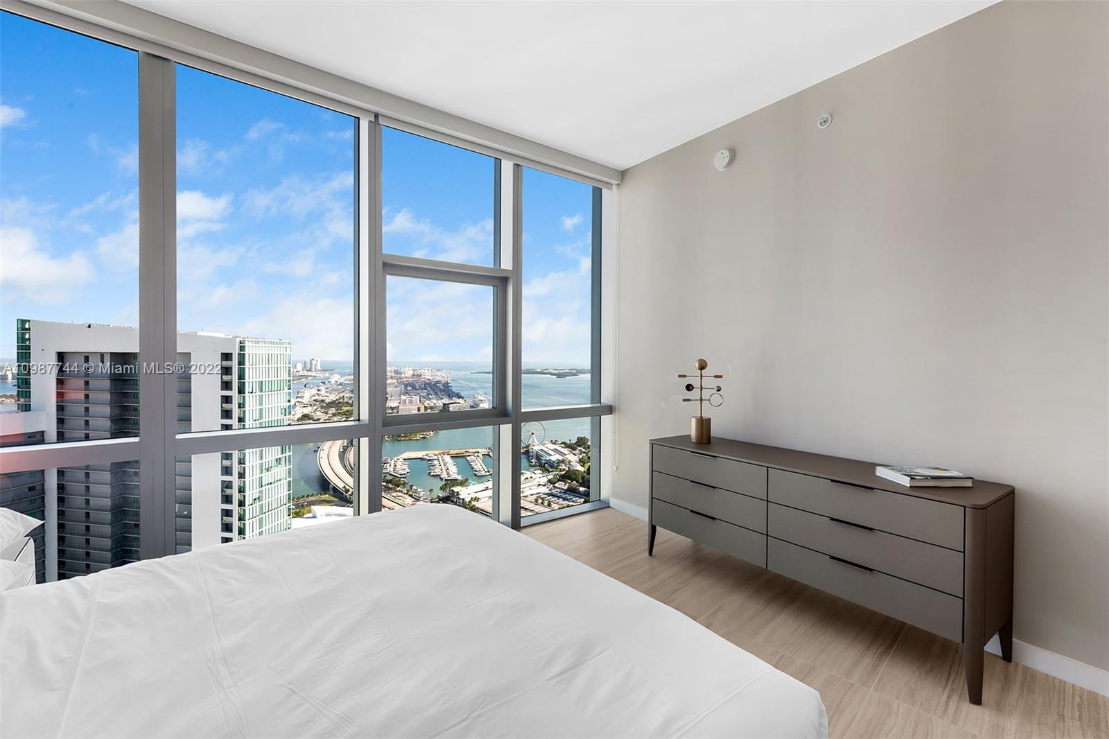 PARAMOUNT MIAMI - Residential