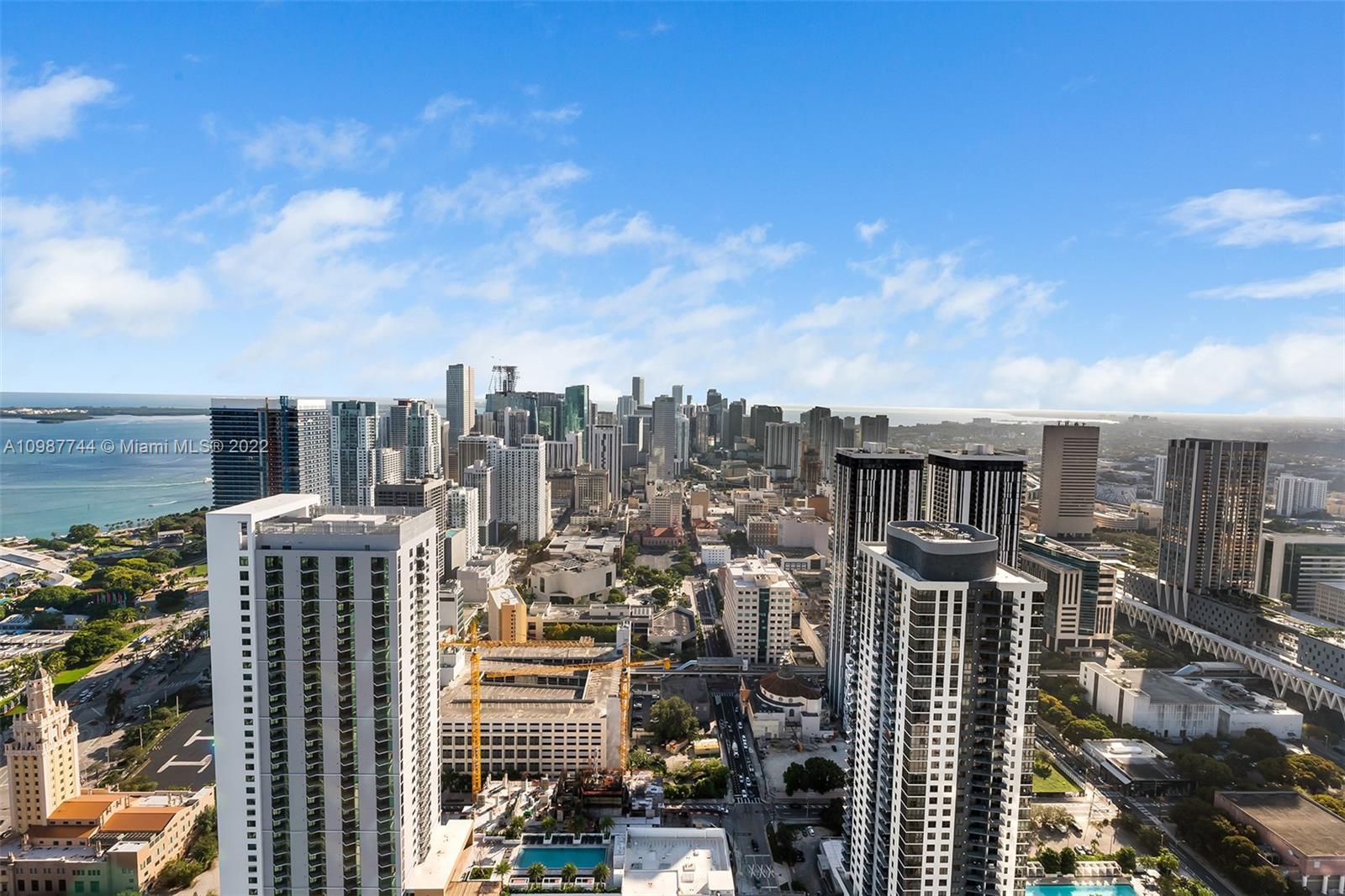 PARAMOUNT MIAMI - Residential