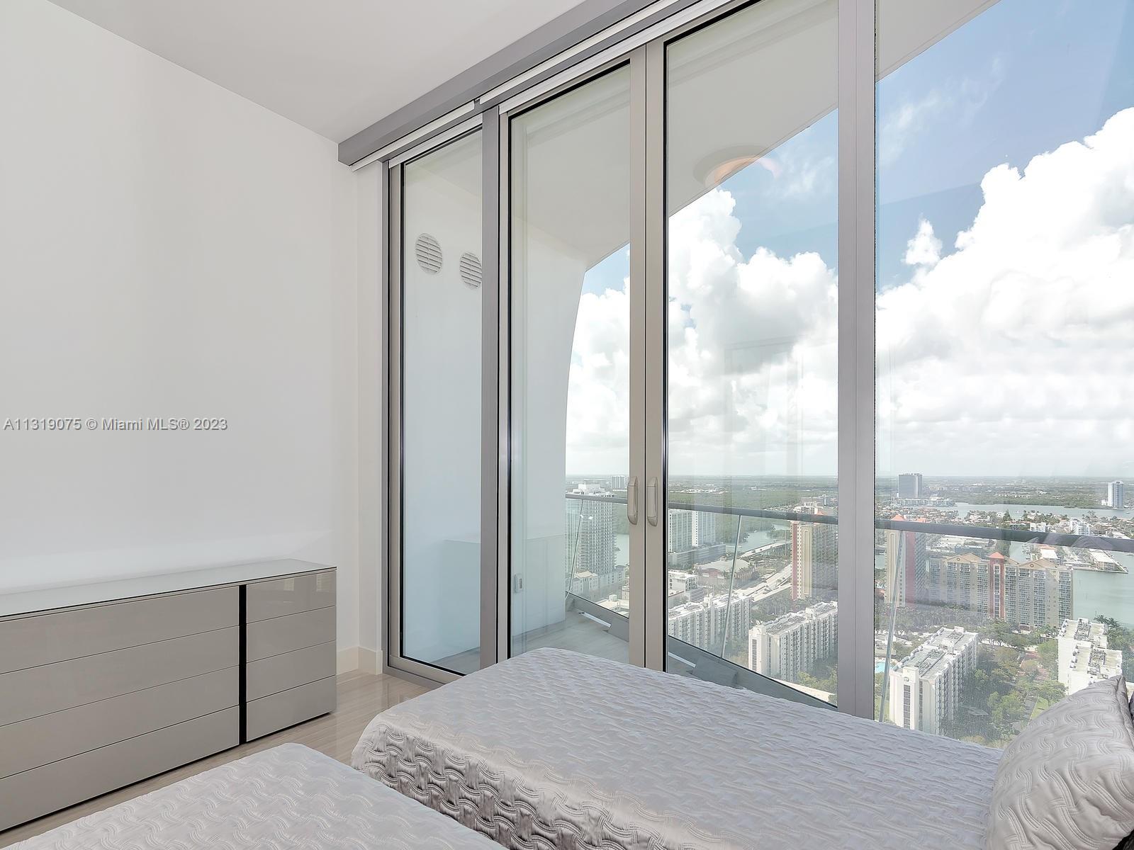 JADE SIGNATURE CONDO - Residential
