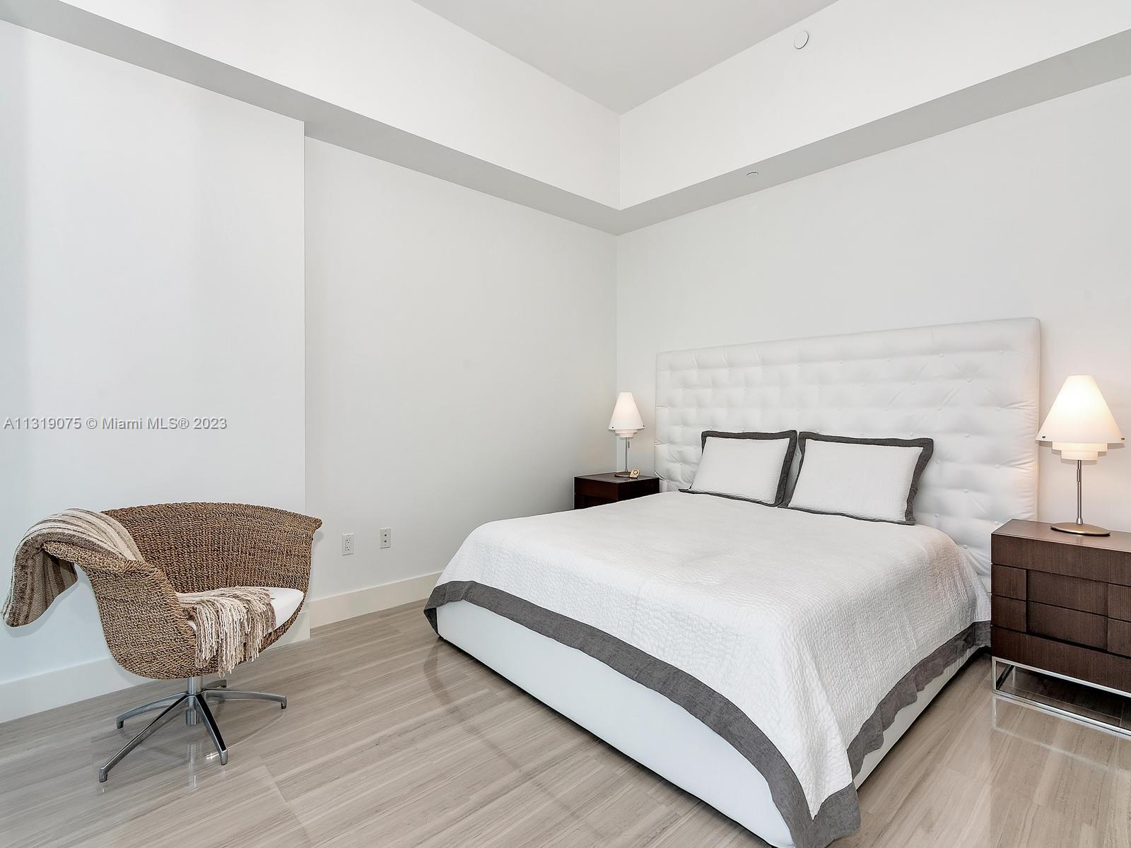 JADE SIGNATURE CONDO - Residential
