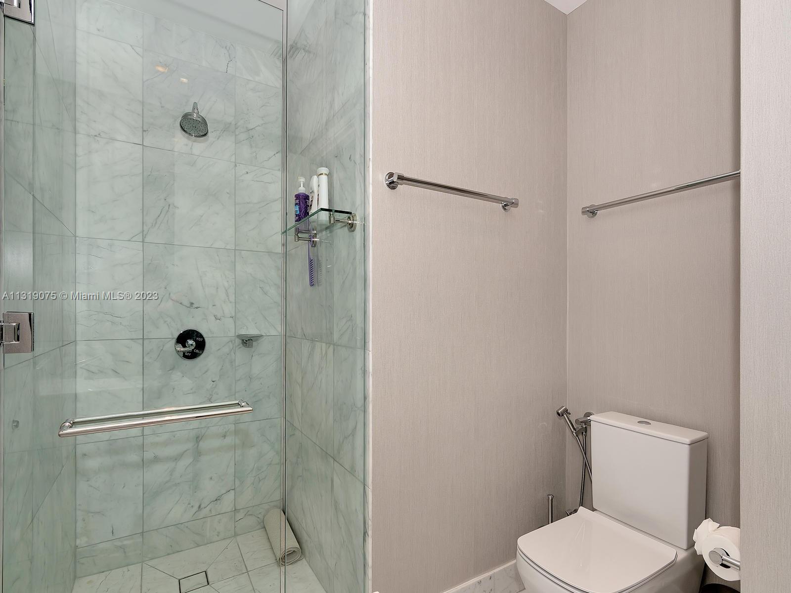 JADE SIGNATURE CONDO - Residential