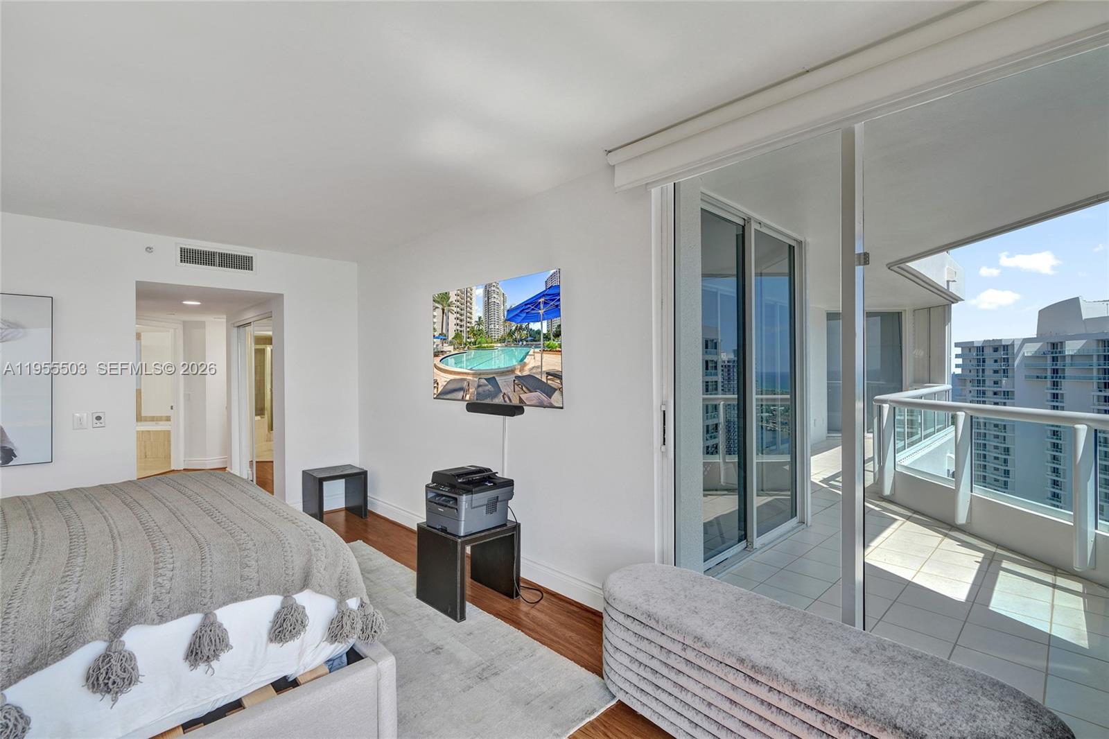 NORTH TOWER AT THE POINT - Residential