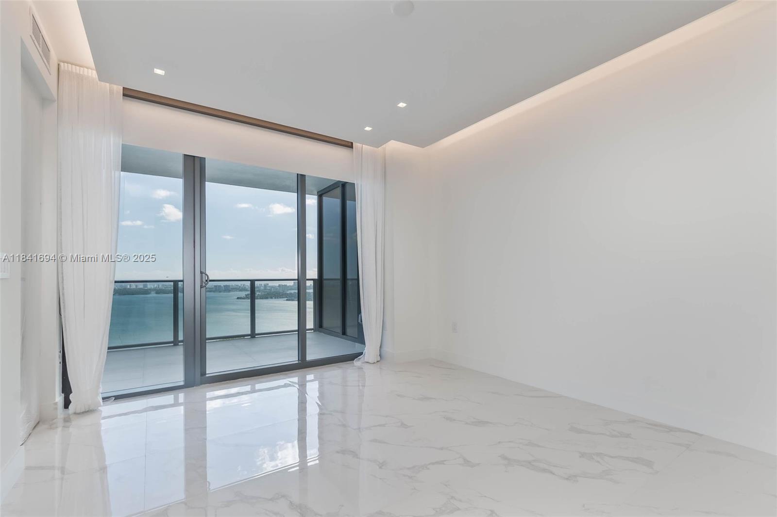 Aria Reserve Miami South T - Residential